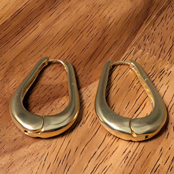 Madewell Droplet Large Hoop Earrings - Picture 5 of 8